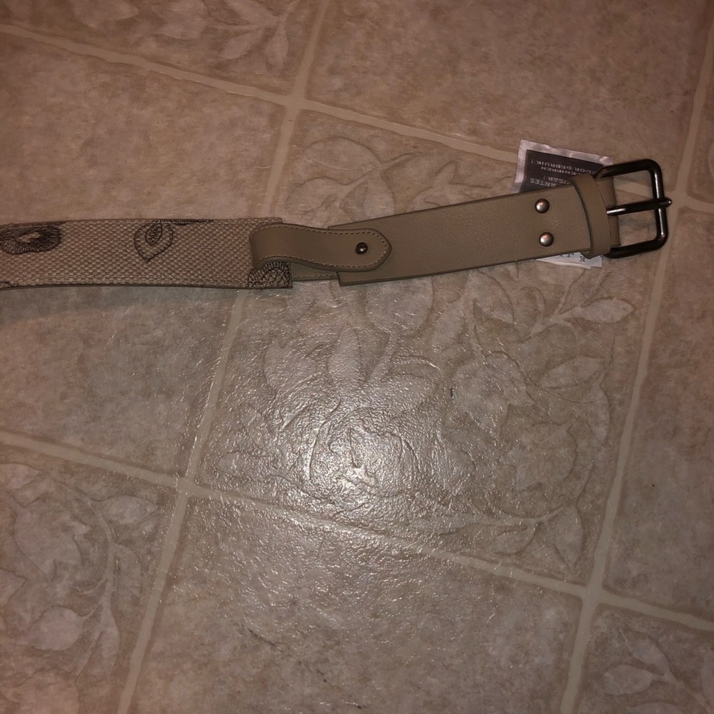 Belt - Picture 2 of 3